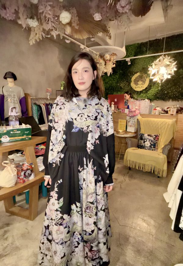 花朵時鐘捲軸襯衫 