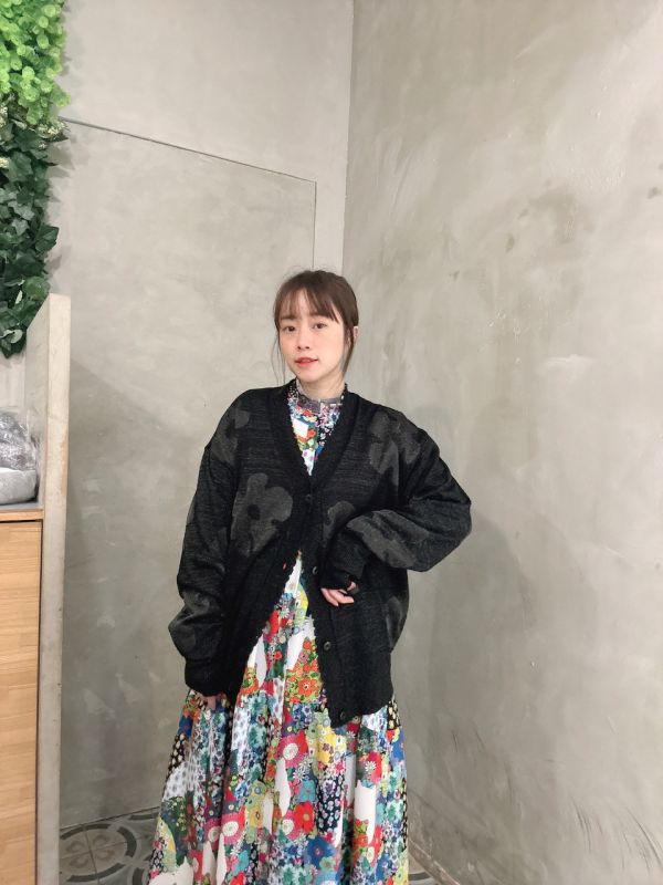花朵壓紋短外罩 