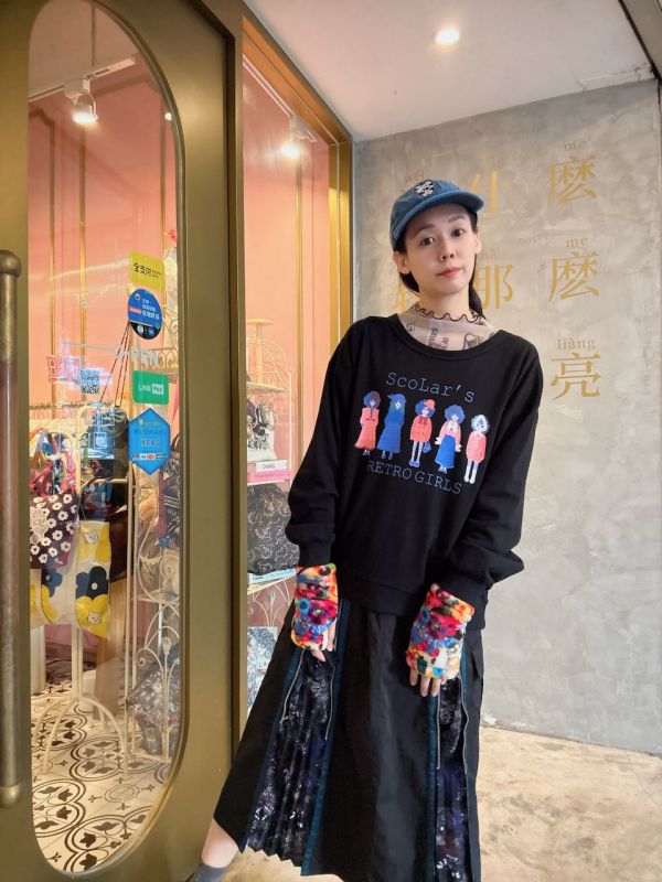 娃頭冬裝造型上衣(附花朵手套) 