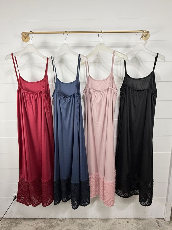 羽毛蕾絲簍空隙間帶襯洋 