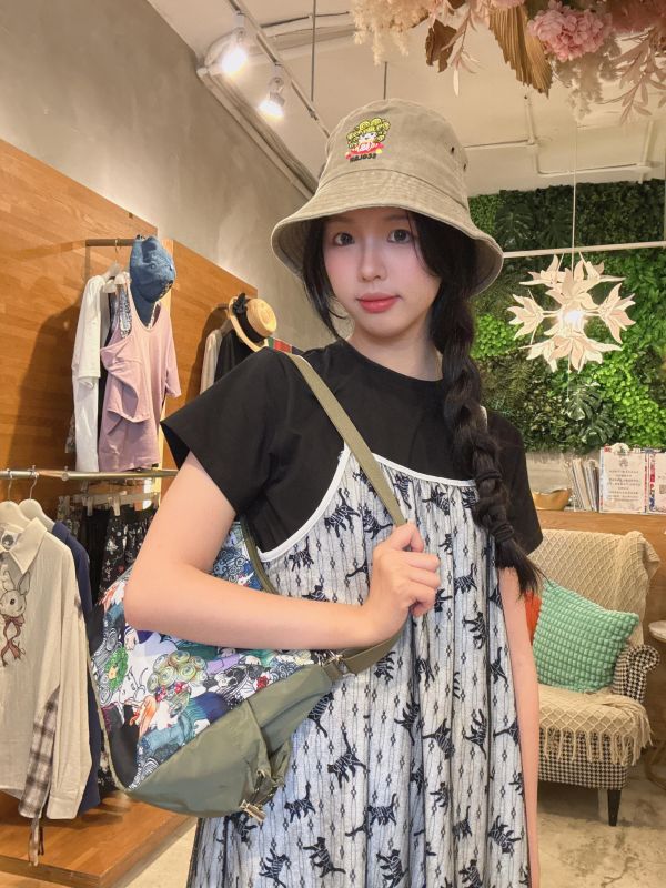 細肩帶拼紗背心 