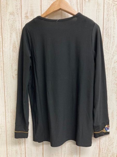 貓咪刺繡圓領內搭衣 