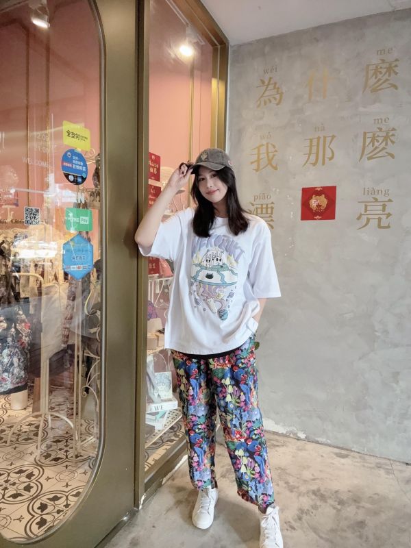 愛貓成癡飛碟上衣 