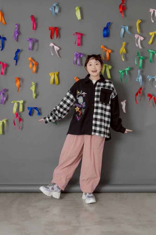 塗鴉刺繡格子拼接襯衫 