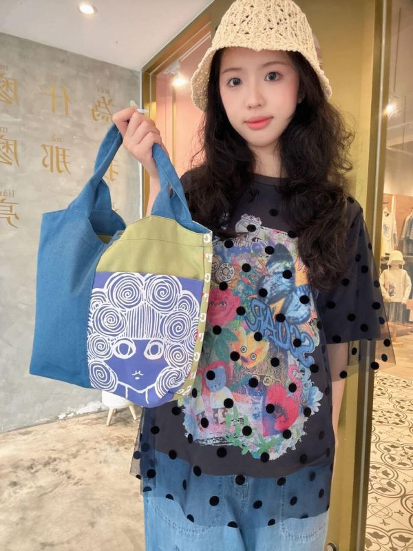 滿logo手提包 