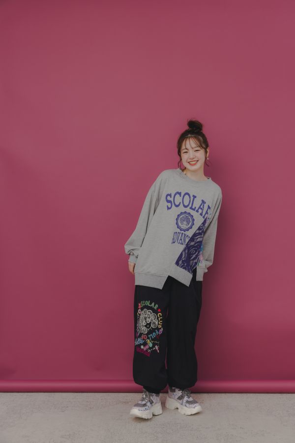 花朵蕾絲拼接造型上衣 