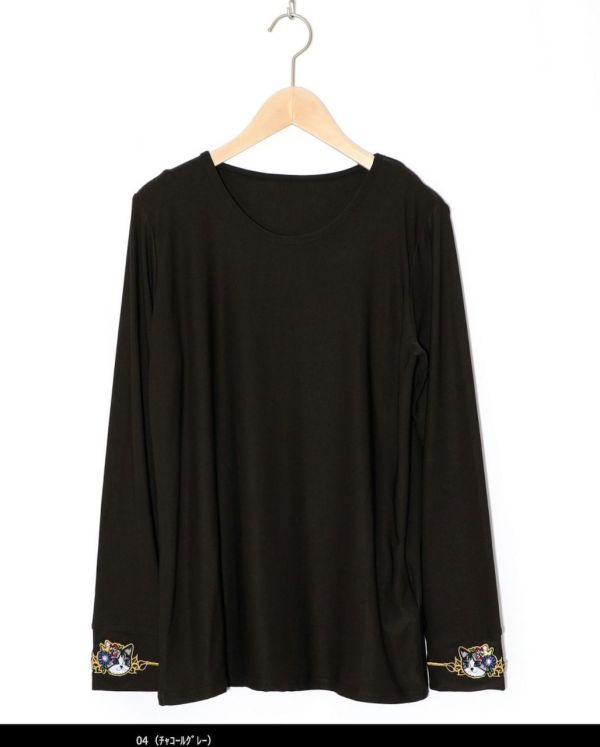 圓領薄毛刺繡內搭衣 