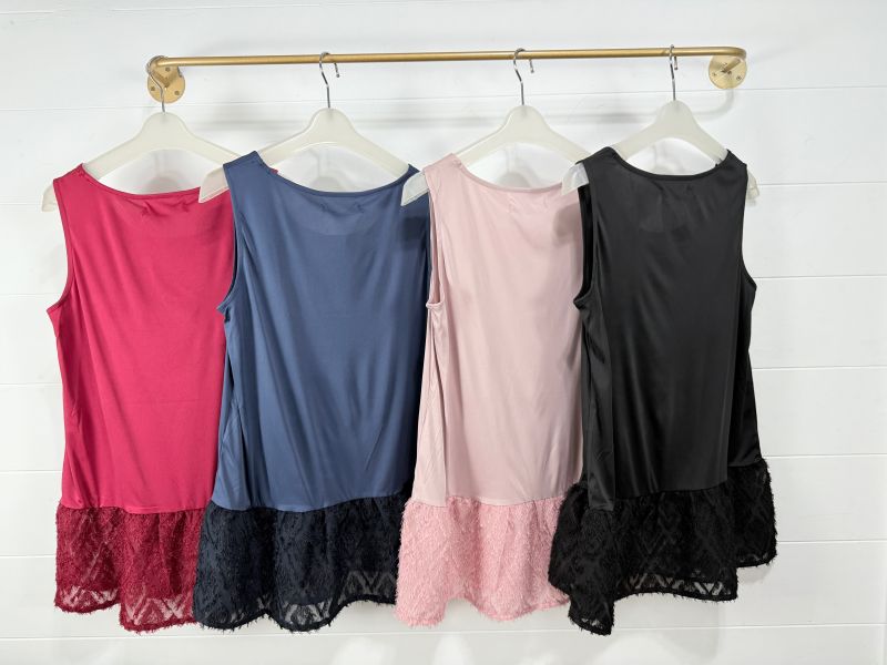 羽毛蕾絲簍空背心 