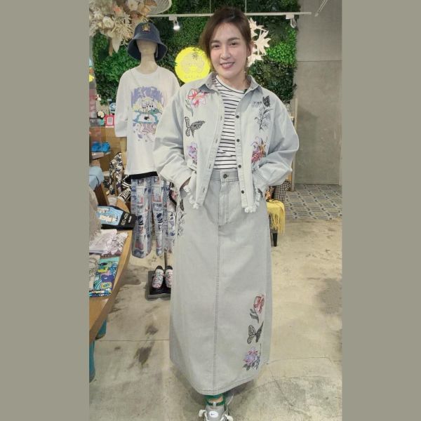 花朵刺繡牛仔裙 