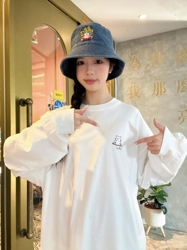 用呼啦圈洗腦熊熊跟兔子的貓咪上衣 