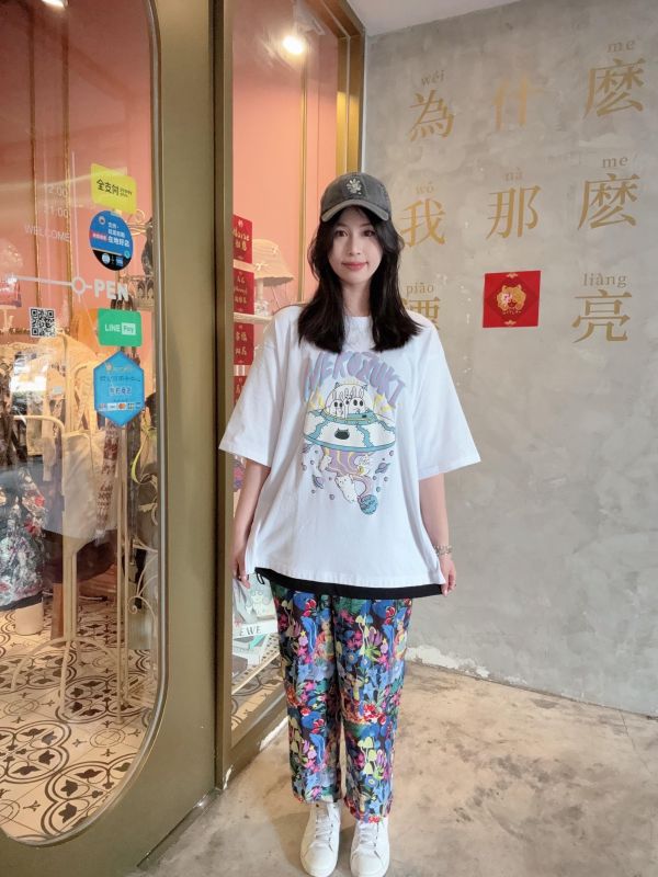 愛貓成癡飛碟上衣 