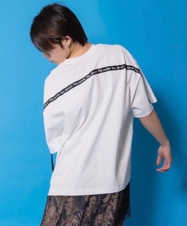 被吵醒生氣的加布拼接上衣 