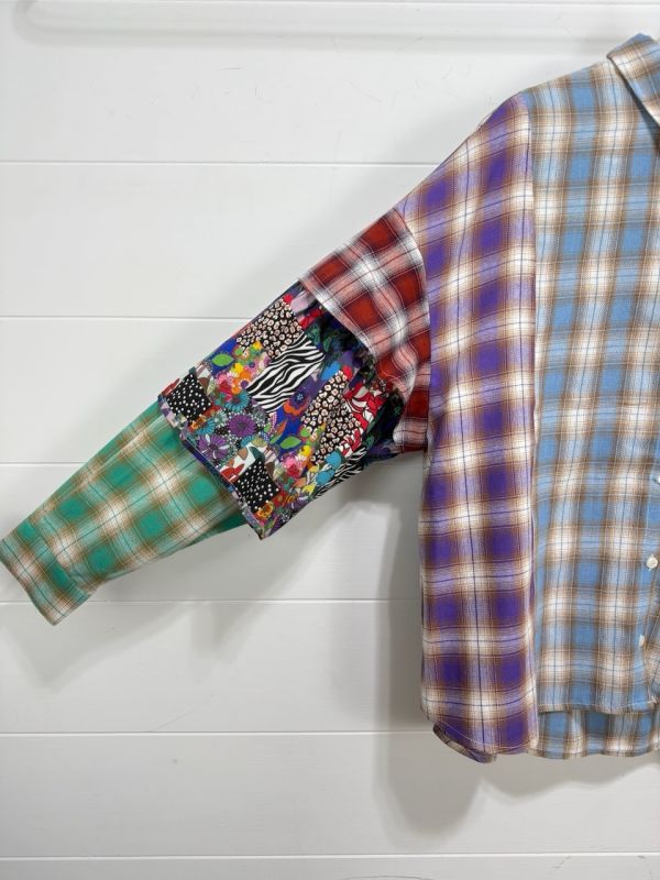 再生產-1月收到貨～格子拼接造型襯衫 