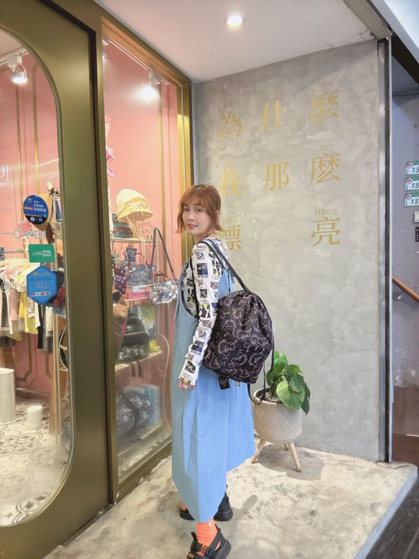 蝴蝶口袋牛仔吊帶裙 