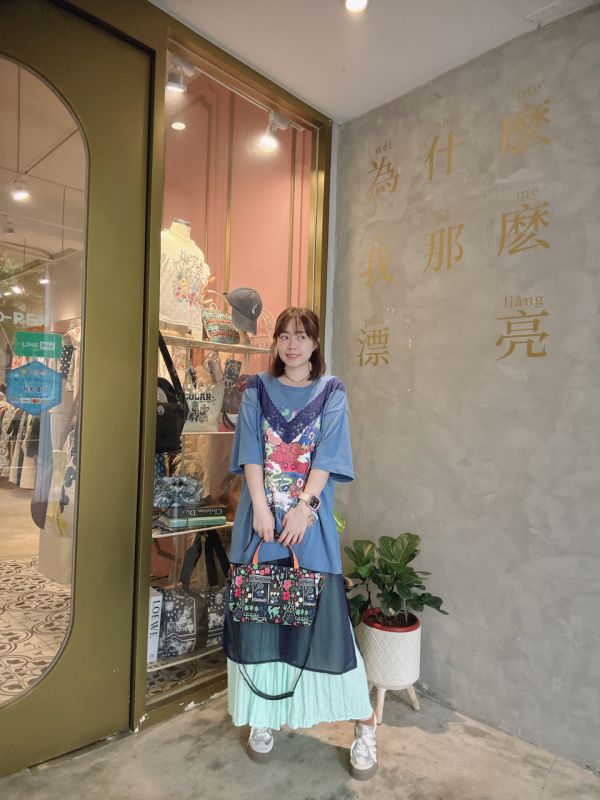 落日Ｖ蕾絲透紗上衣 