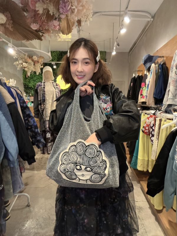 金蔥娃頭軟背包 