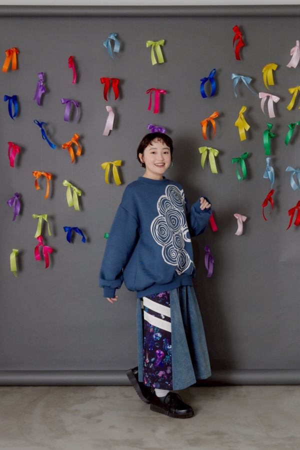 娃娃頭大學上衣 