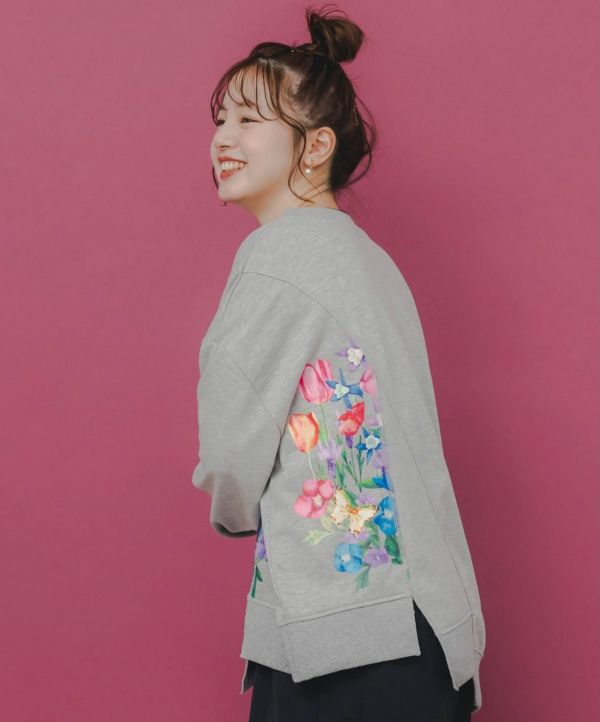 花朵蕾絲拼接造型上衣 