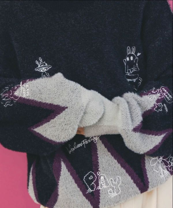 三角形漸層刺繡絨布針織上衣 