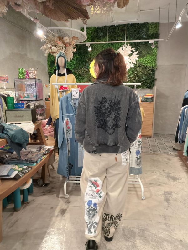 拼貼塗鴉牛仔褲 