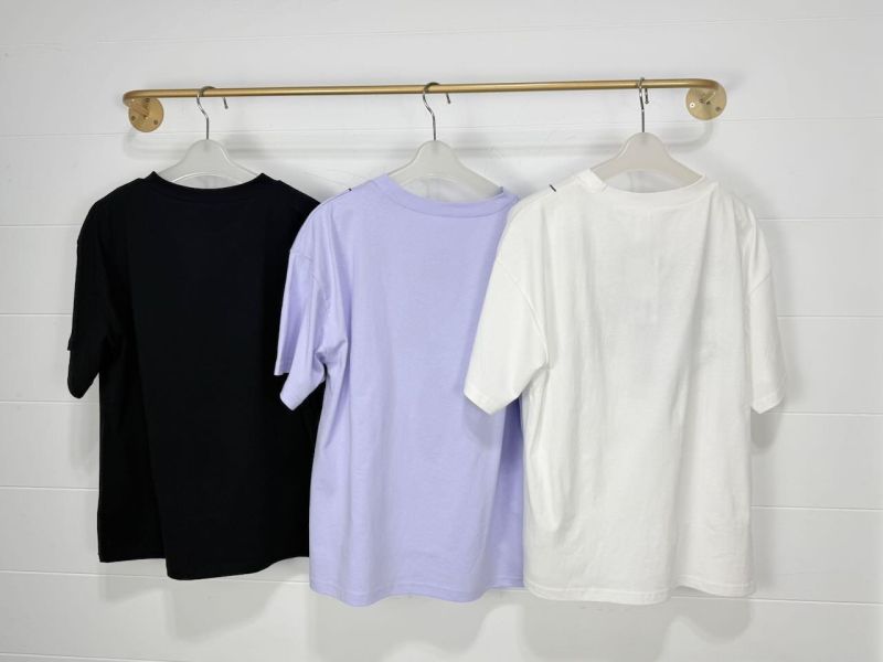 花朵曬衣架造型上衣 