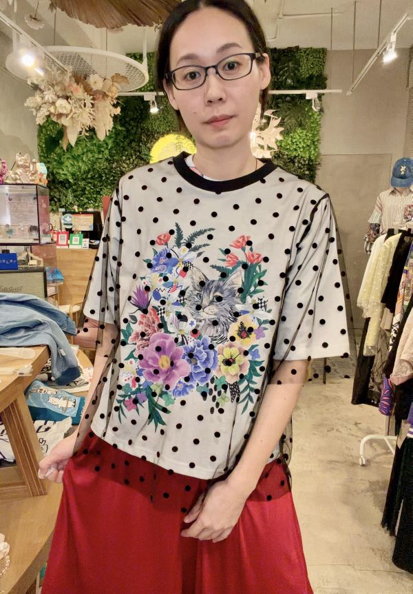 貓咪花朵植絨點點拼紗上衣 