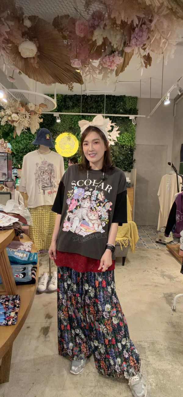 下午茶貓咪撞色上衣 