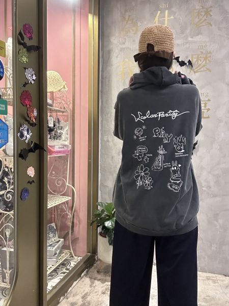 暈染小塗鴉連帽外套 