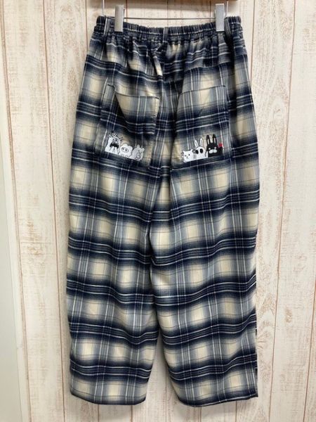 主角歡呼刺繡老爺褲 