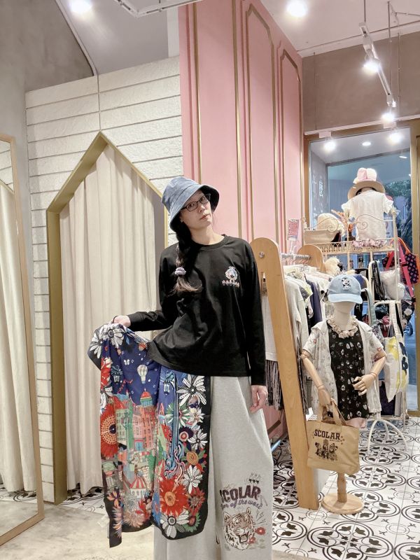 附絲巾-蘑菇娃頭長袖上衣 