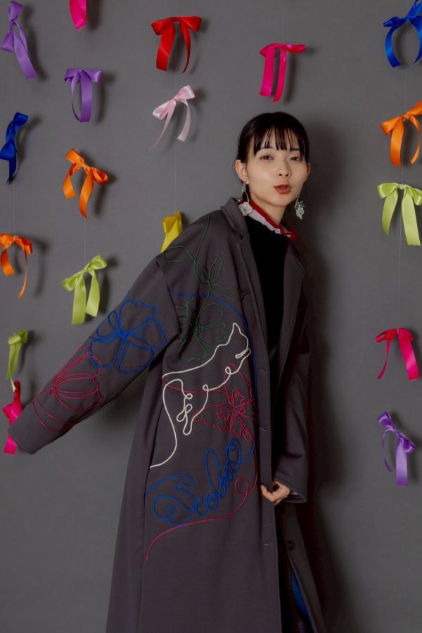 貓咪蝴蝶花朵線條刺繡 