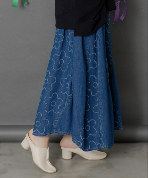 立體壓紋小花拼接牛仔裙 