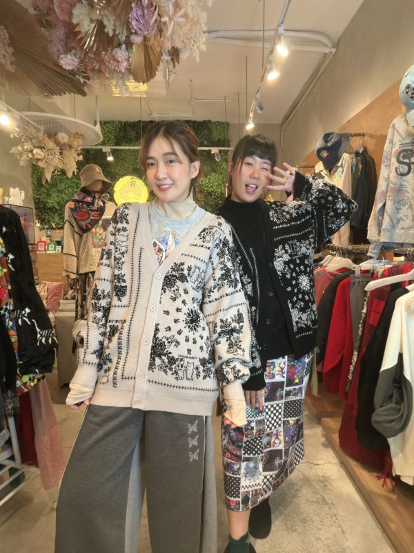 熊熊圖騰V領針織外罩 