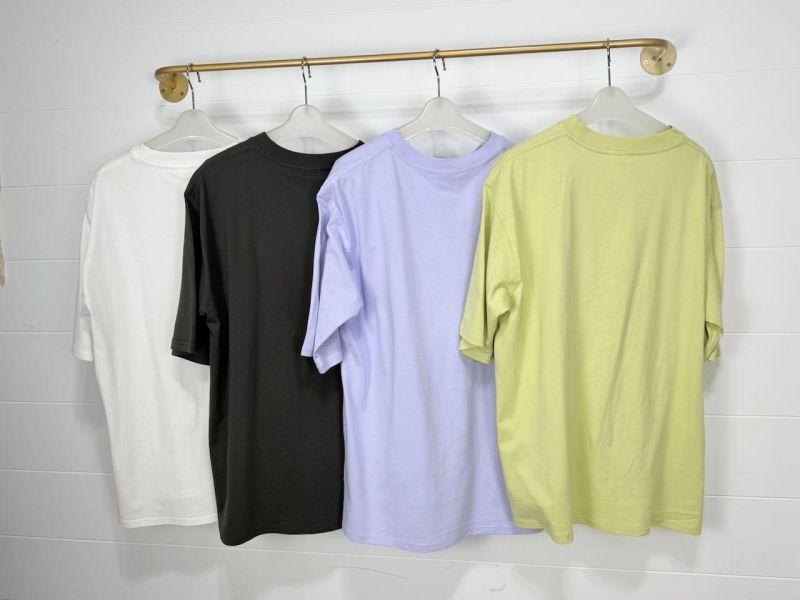 娃娃頭貓咪皇撲克牌上衣 