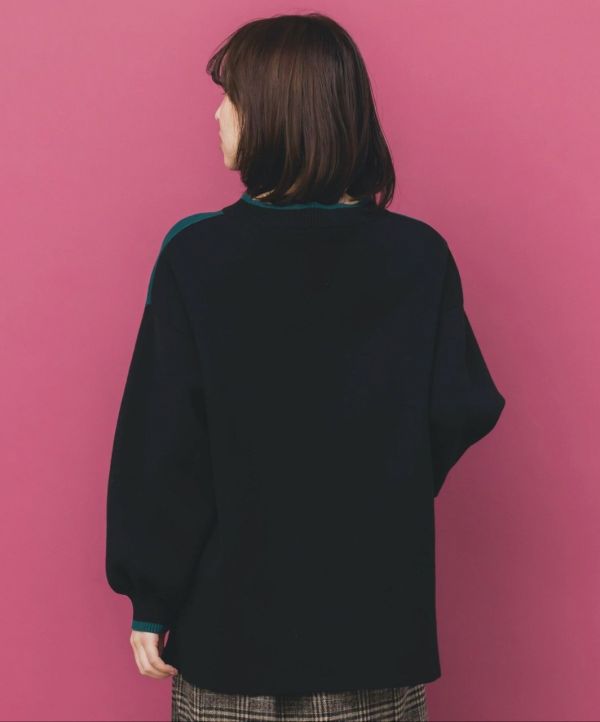 鋼琴與蝴蝶針織上衣 