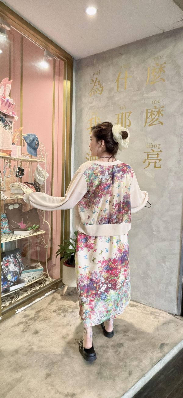 海外限定_紅花春蝶外罩 