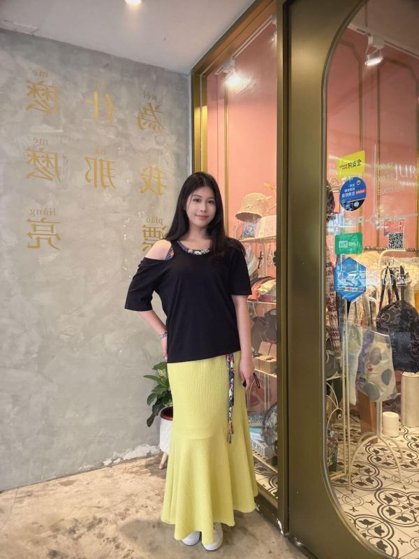 花朵花豹切肩造型上衣(兩件式) 