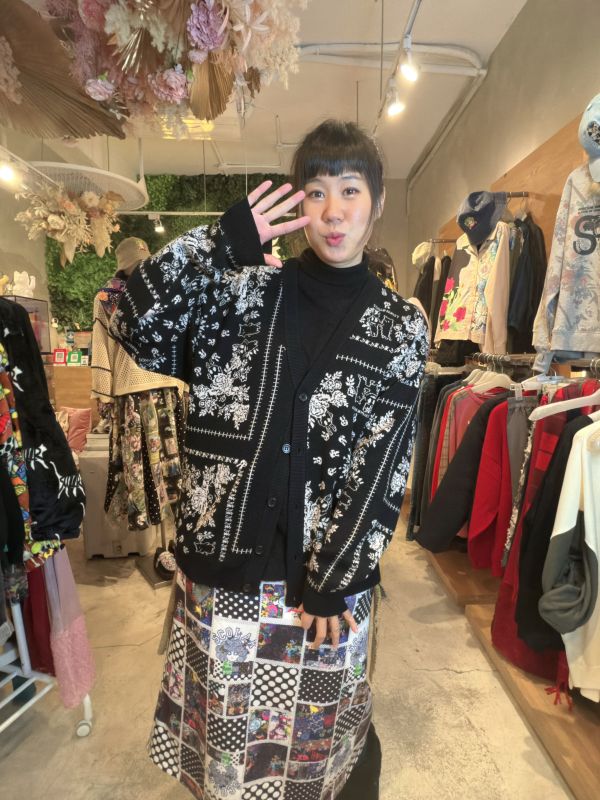 熊熊圖騰V領針織外罩 