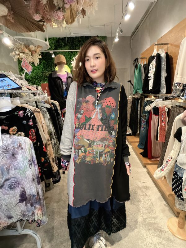 暗黑愛麗絲朵朵線條運動洋裝 