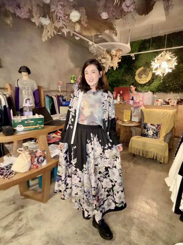 花朵時鐘捲軸襯衫 