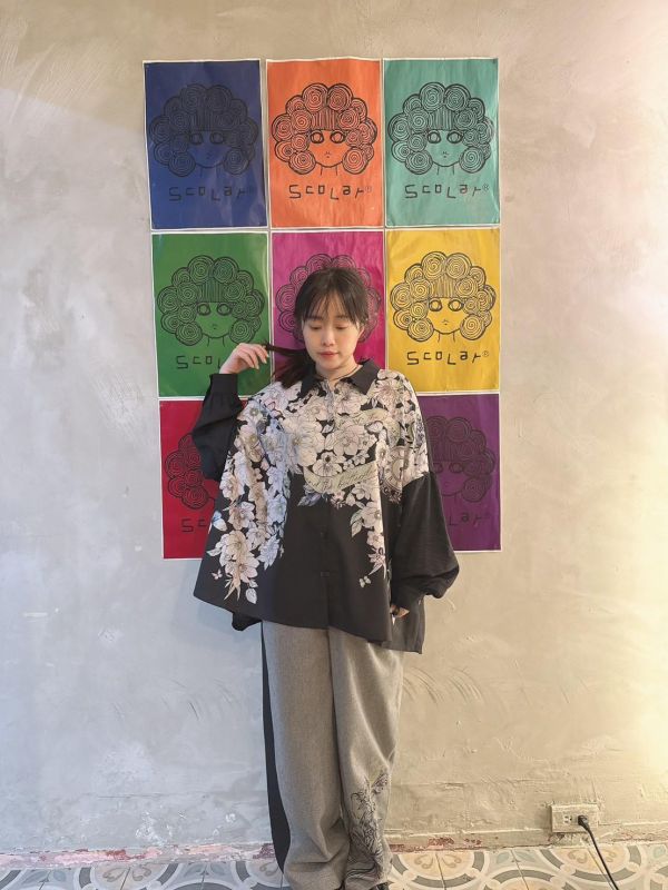 花朵時鐘捲軸襯衫 