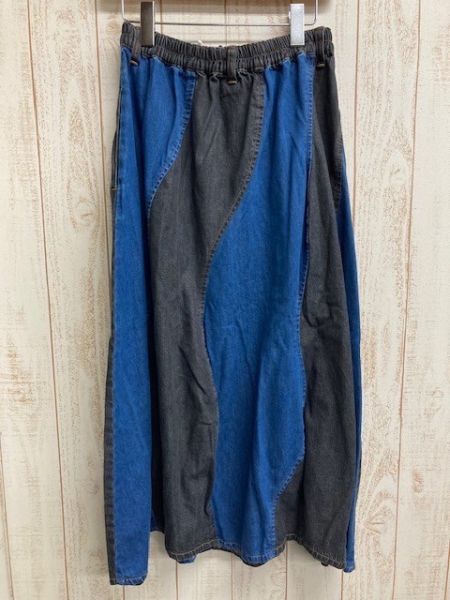 立體壓紋小花拼接牛仔裙 