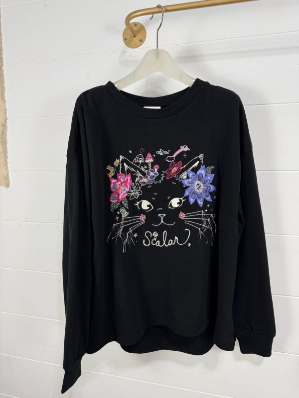 貓咪鬍鬚刺繡塗鴉上衣 
