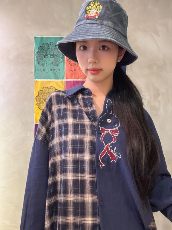 兔子刺繡格子拼接襯衫 