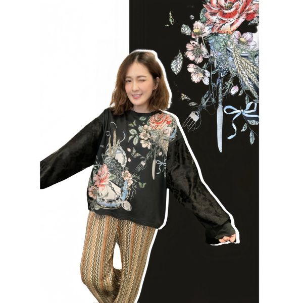 拼蕾絲紗貴族塗鴉造型上衣 