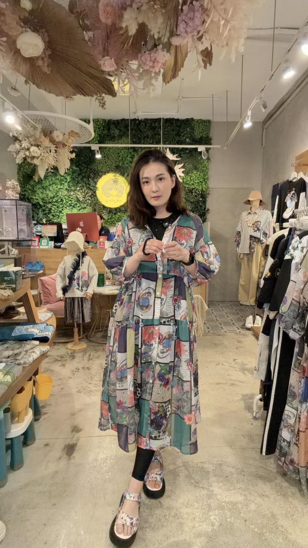 格子宇宙V領長版洋裝 