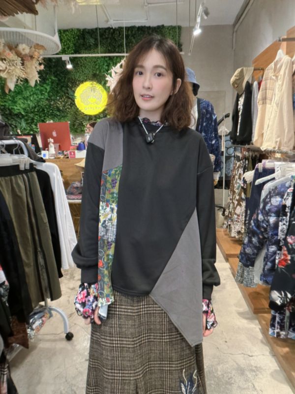 聚寶盆異彩拼接不規則上衣 