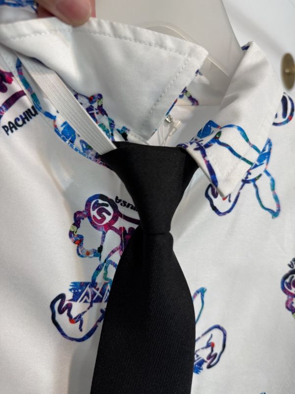 附領帶-帕丘薩塗鴉襯衫 