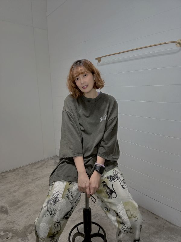 霸璃帝石洗造型上衣 