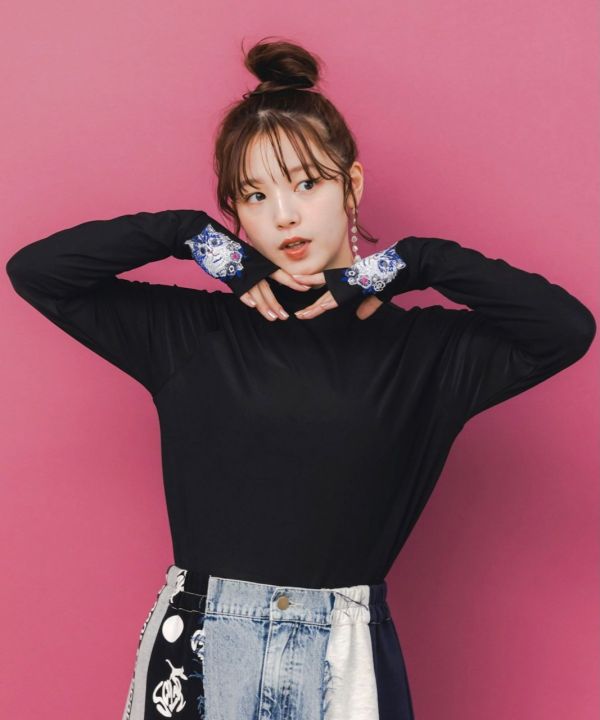 手袖貓咪刺繡內搭衣 